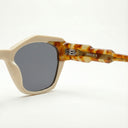 Lunettes de soleil CRYSTAL beige unisex – vue de profil – Gango Brand