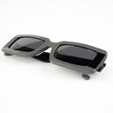 Lunettes de soleil GRIT noires unisex – détail de la monture – Gango Brand