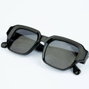 Lunettes de soleil BREEZE noires unisex – vue trois quarts – Gango Brand