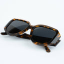 Lunettes de soleil DUNE marron femmes – détail de la monture – Gango Brand