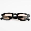 Lunettes de soleil SHINY noires unisex – détail de la monture – Gango Brand