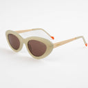 Lunettes de soleil SLEET beige femmes – détail de la monture – Gango Brand