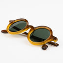 Lunettes de soleil ZEPHYR dorées unisex – vue de profil – Gango Brand