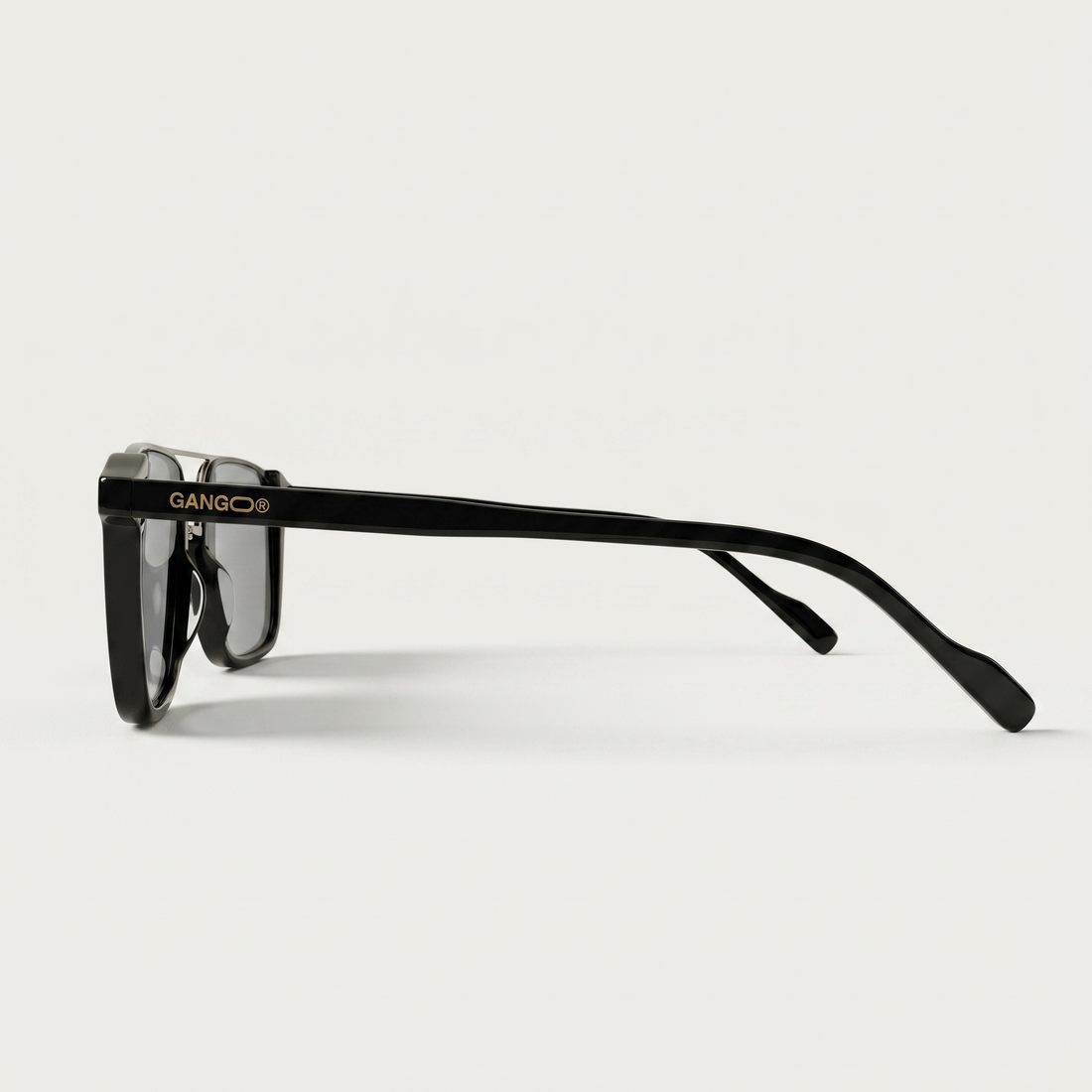 Lunettes de soleil COAST noires unisex – vue de profil – Gango Brand