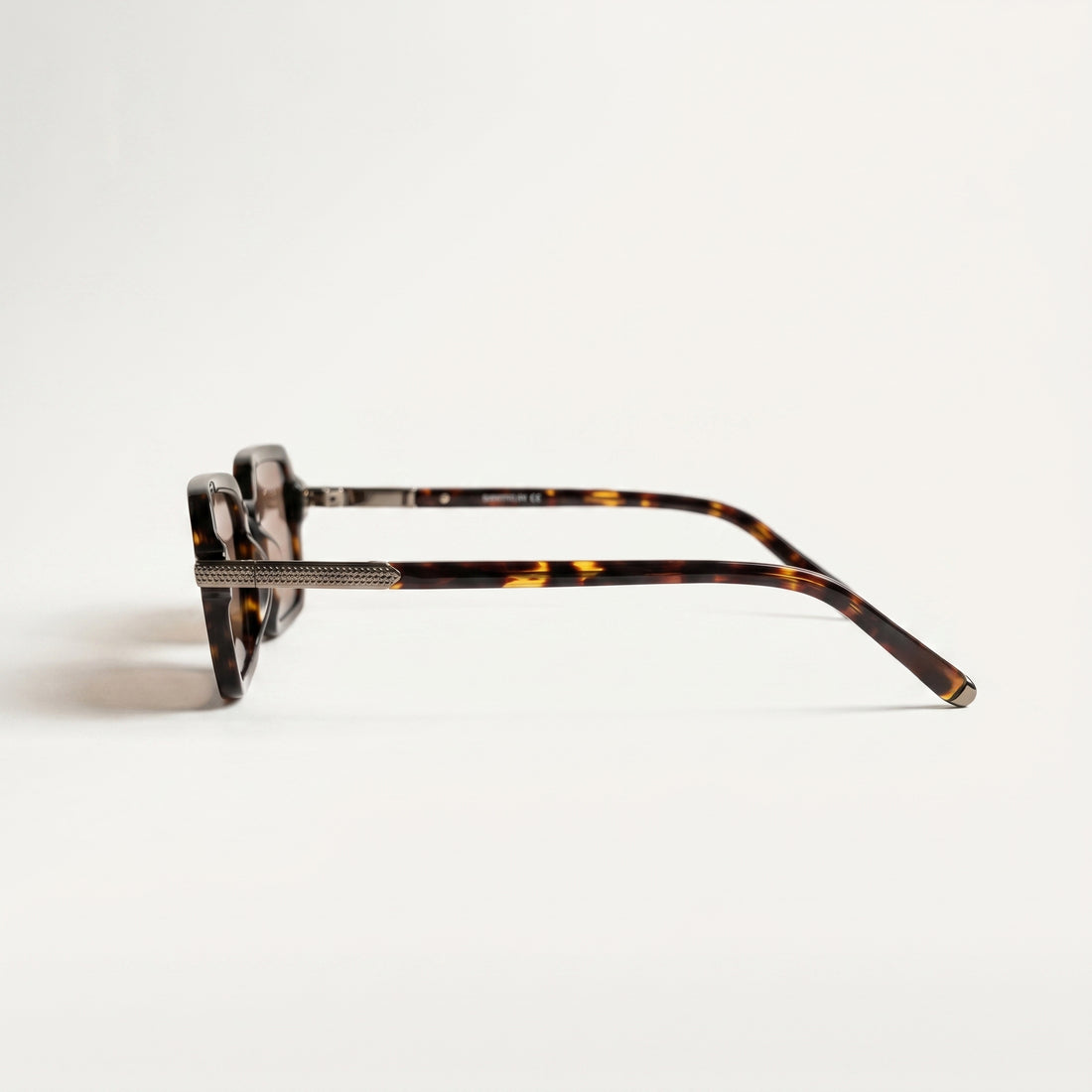 Lunettes de soleil SUNSET marron unisex – vue de profil – Gango Brand