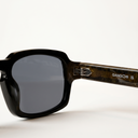 Lunettes de soleil NOIRÉ noires unisex – détail de la monture – Gango Brand