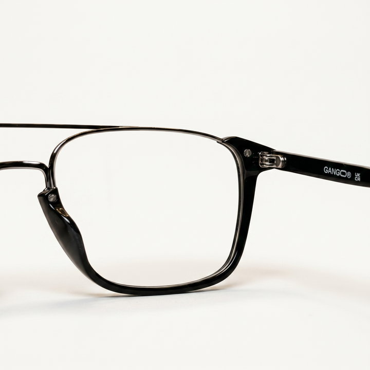 Lunettes de vue MARINA noires unisex – détail de la monture – Gango Brand