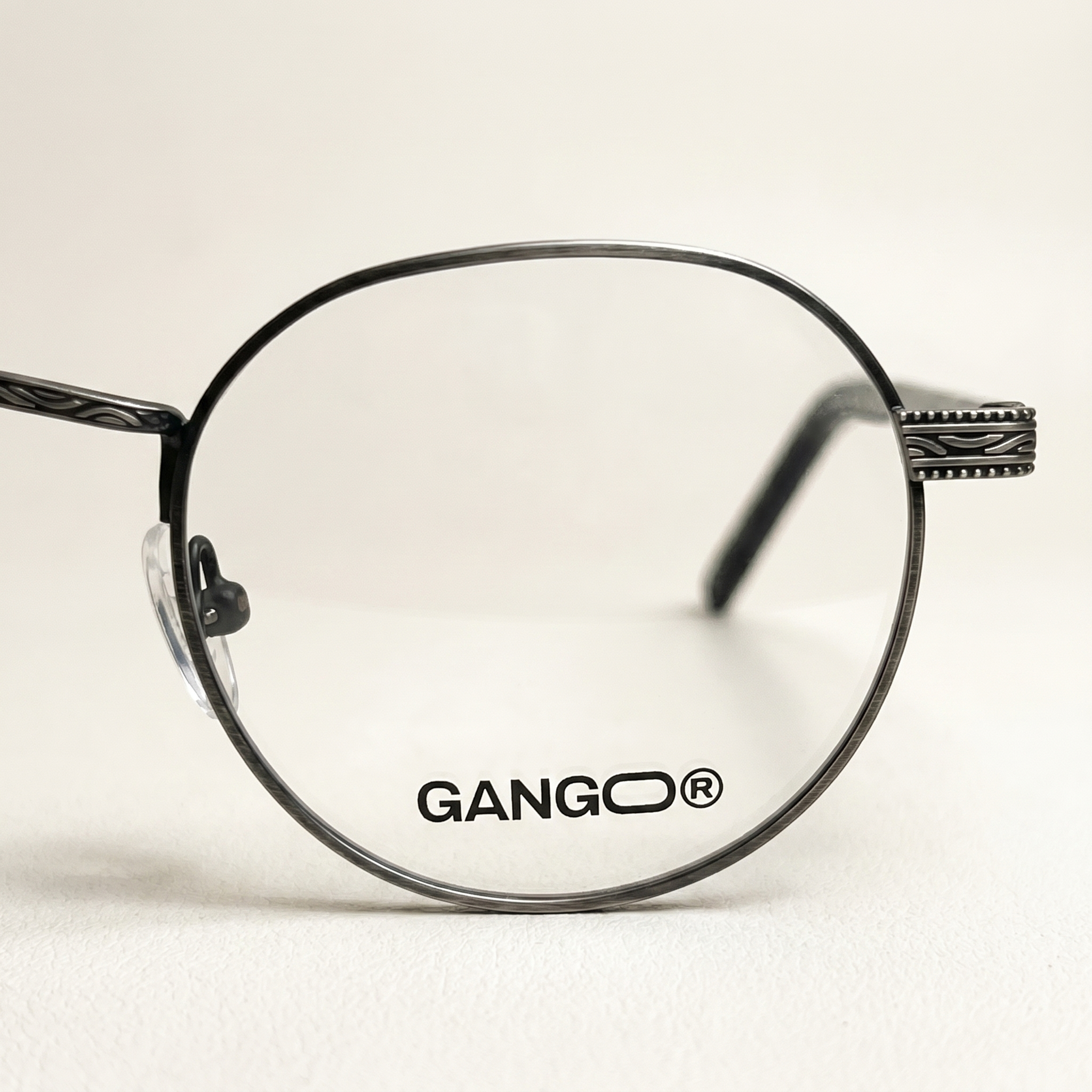 Lunettes de soleil CALA unisex – porté – Gango Brand