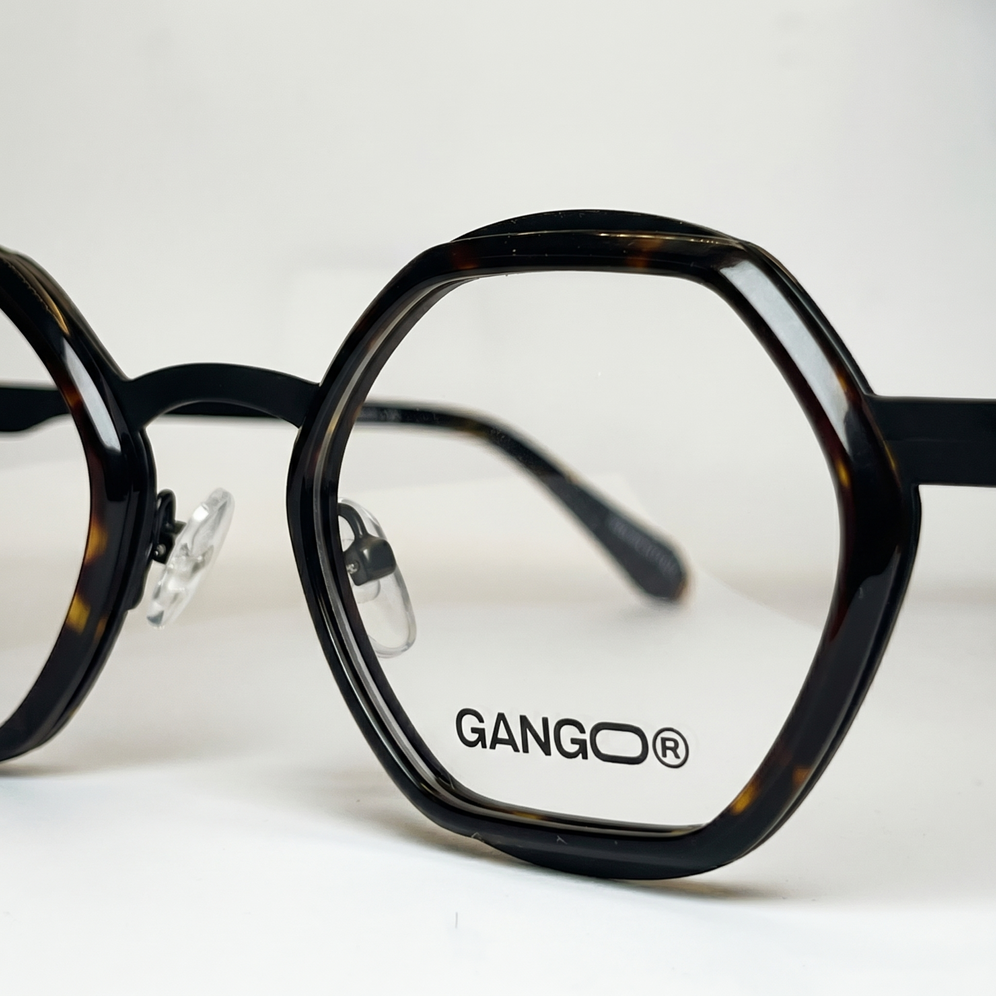 Lunettes de vue NOMAD marron unisex – détail de la monture – Gango Brand