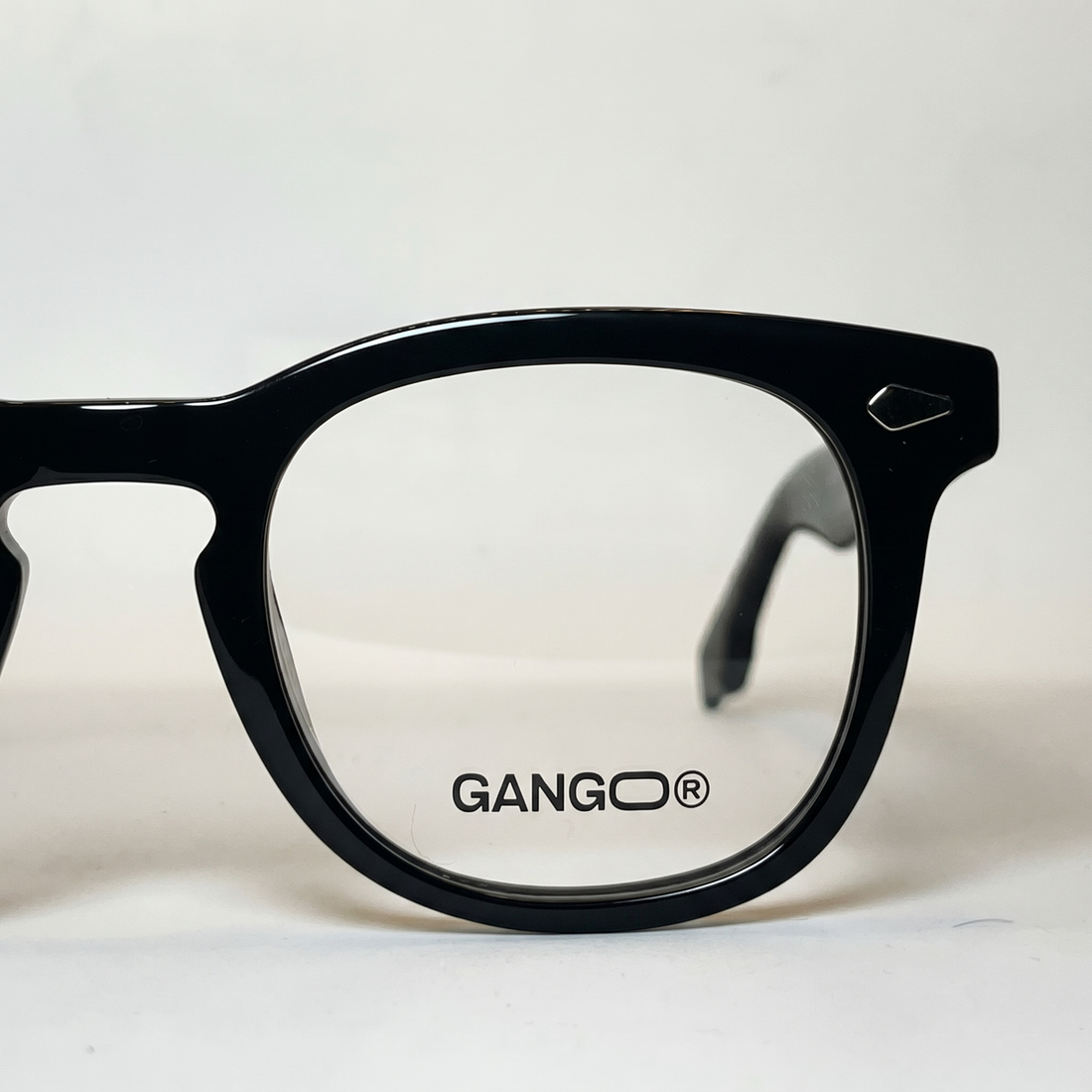 Lunettes de vue RAYO noires unisex – porté – Gango Brand